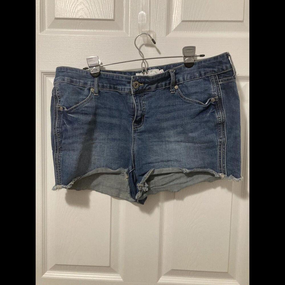 Torrid Size 16 Denim Shorts Spring Summer Women’s Plus Size